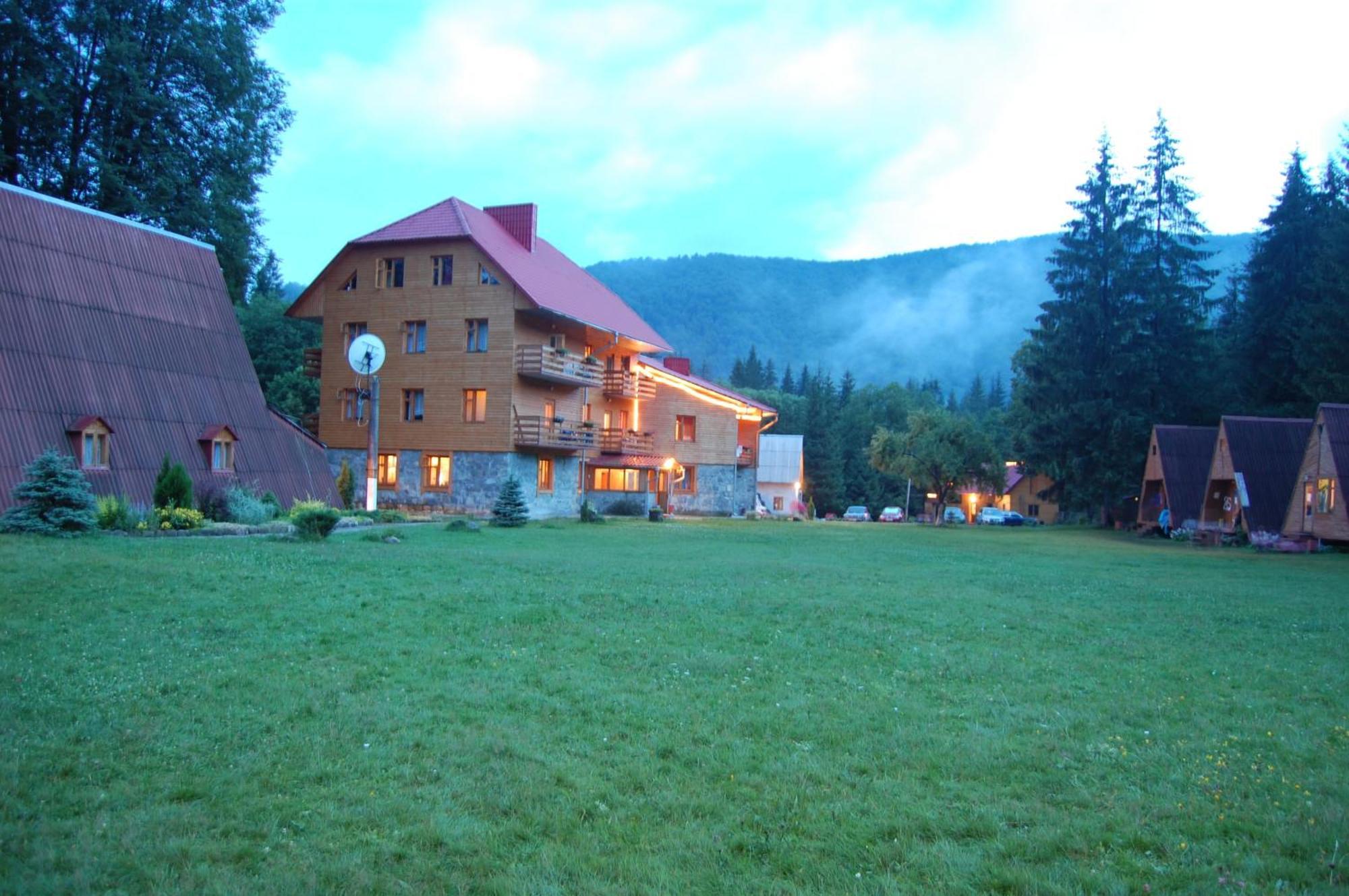 Три Брати Hotel Grebenov Exterior photo